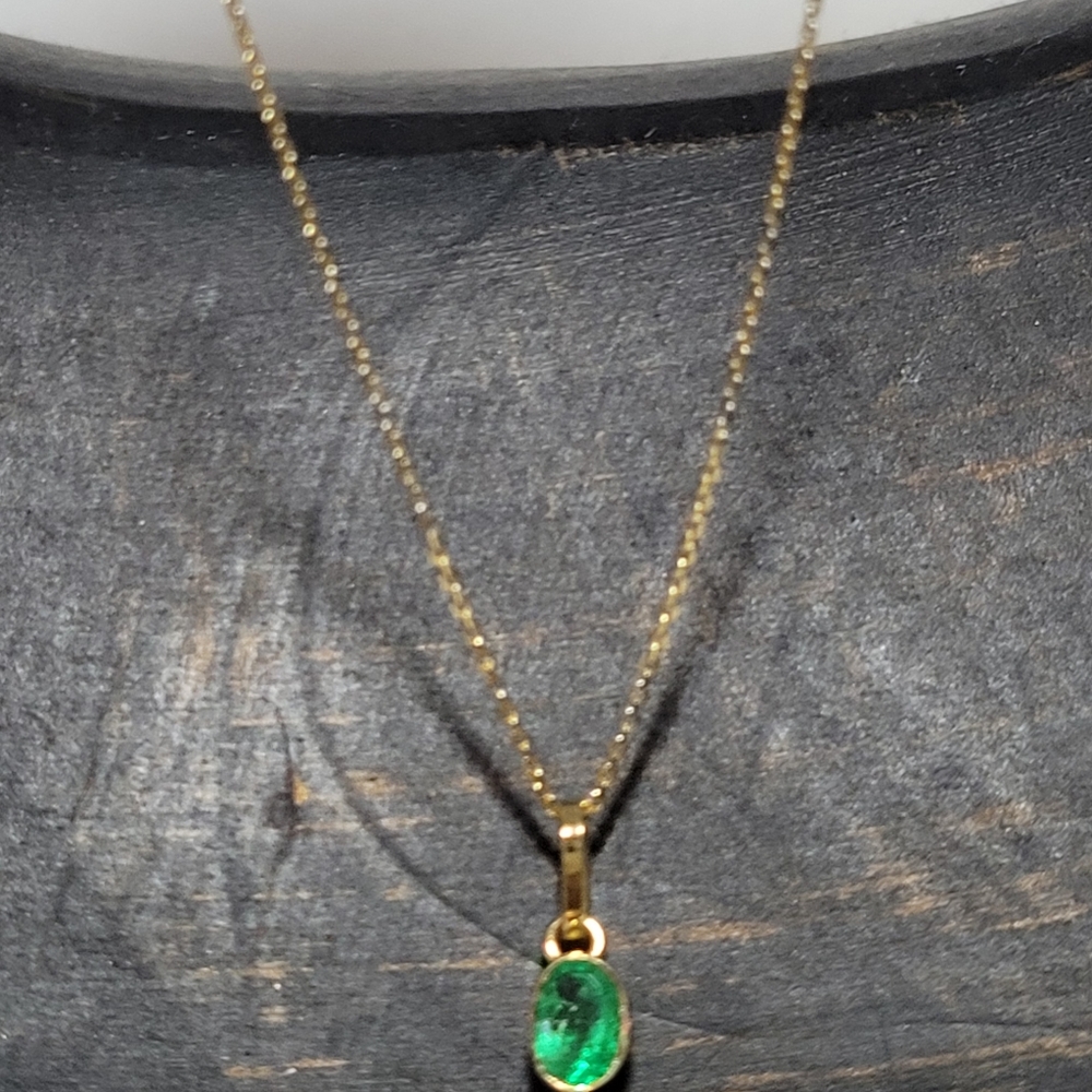 Woman 18k gold chain